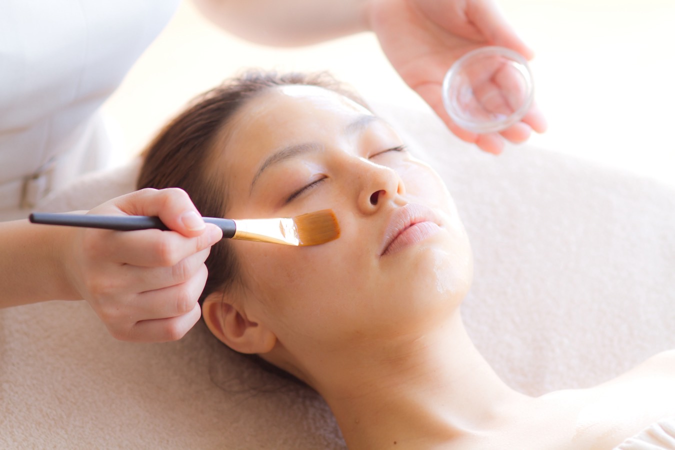 施術を受ける女性